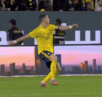 Soccer Player In Yellow Jersey Number 34 GIF