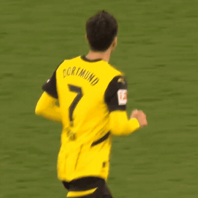 Soccer Player In Yellow Jersey Number 7 GIF