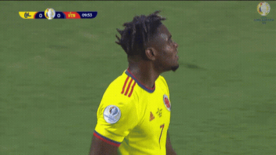 Soccer Player In Yellow Jersey Number 7 GIF