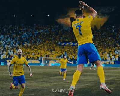 Soccer Player In Yellow Jersey Number 7 GIF