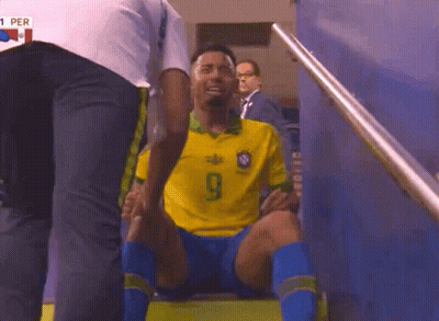 Soccer Player In Yellow Jersey Number 9 GIF