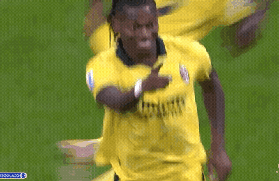 Soccer Player In Yellow Jersey Vitality GIF