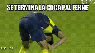 Soccer Player Kneeling Se Termina La Coca Pal Ferne GIF