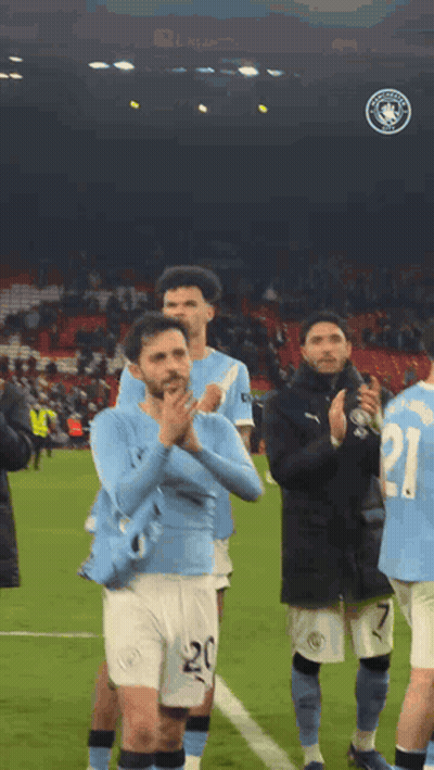 Soccer Player Number 20 Applauding GIF