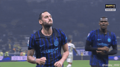 Soccer Player Number 20 Running On Field GIF