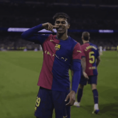 Soccer Player Number 5 On Field GIF