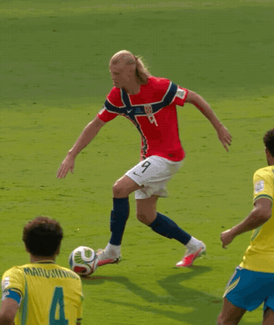 Soccer Player Red Jersey Number 11 GIF