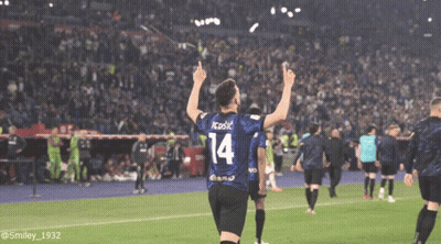 Soccer Player Thumbs Up Sinter Shirt GIF