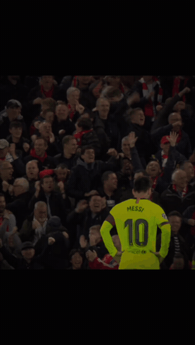 Soccer Player Wearing A Yellow Jersey With The Number 10 On The Back GIF