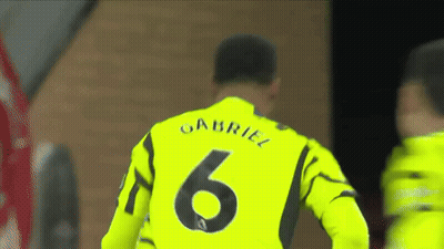 Soccer Player Wearing A Yellow Jersey With The Number 6 On The Back GIF