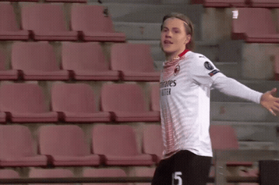 Soccer Player Wearing Emirates Shirt GIF
