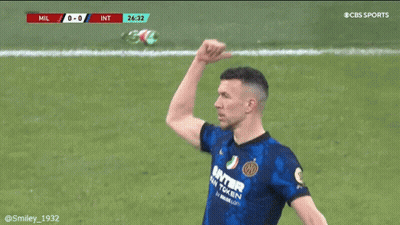 Soccer Player With Sprinter Can Token Jersey GIF