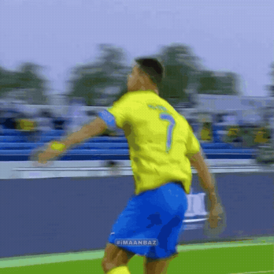 Soccer Player Yellow Shirt Number 7 GIF