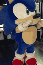 Sonic Dance Moves Off