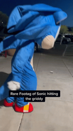 Sonic Mascot Right Foot Creep GIF