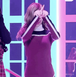 Square Up Drawing Minatozaki Sana GIF