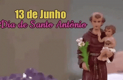 Statue Man Holding Baby 13 De Junho GIF