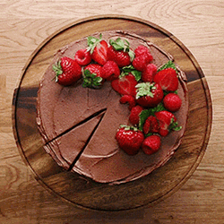 Strawberry Chocolate Cake Slice