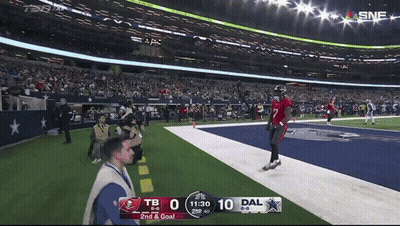 Tampa Bay Buccaneers Vs Dallas Cowboys Football Game GIF