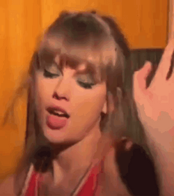 Taylor Swift Dancing In The Couch GIF