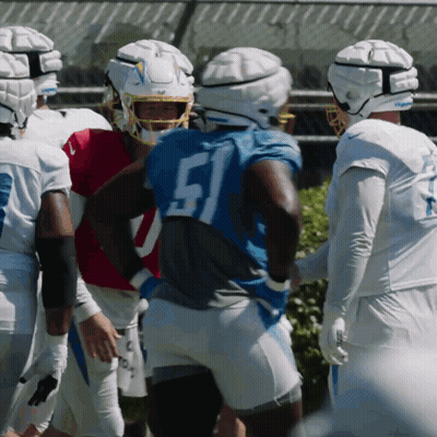 The Number 51 Is On The Back Of A Football Player 'S Jersey GIF