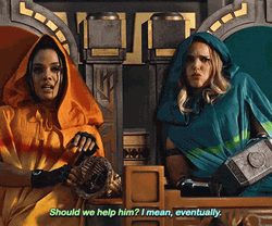 Thor Love And Thunder Jane Talking With Valkyrie GIF