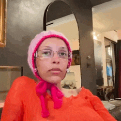 Toxiqueney Mannequinney GIF