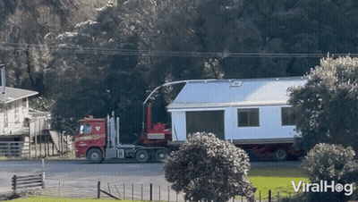 Truck Carrying House Trailer Saying Viralhog GIF