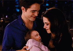 Twilight Edward And Bella With Renesmee GIF