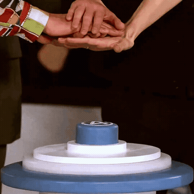 Two Men Talking Kamal Hai Logo Ko Kaha Kaha Bal Atte Hai GIF