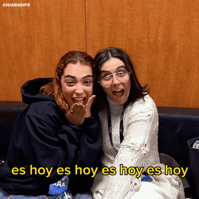Two Women Es Hoy Es Hoy Es Hoy GIF