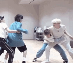 TXT Fighting Members GIF