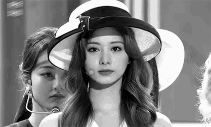 Tzuyu Chou GIF