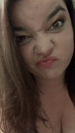 Ugly Look Lady Nope Dont Like That GIF