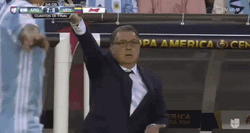 Venezuela Coach Pointing