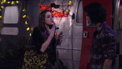 Victorius Beck Kiss Elizabeth Gillies GIF