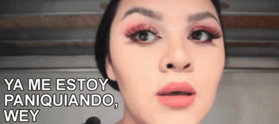 Voy A Ver De Quién Más Me Puedo Colgar GIF