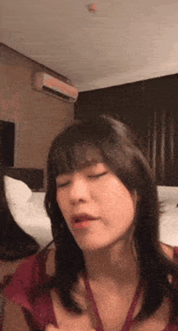Wee Weeraya GIF