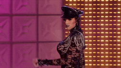 Whip William Runway Pose RuPaul’s Drag Race GIF