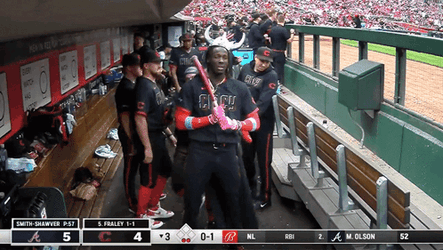 Wining Strike Elly De La Cruz GIF