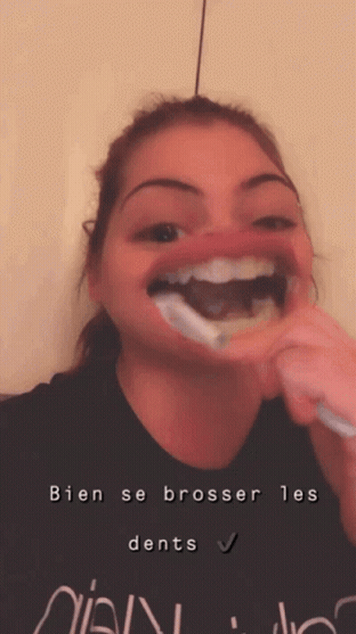 Woman Brushing Teeth Bien Se Brosser Les Dents GIF