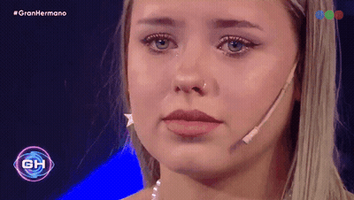 Woman Face With Microphone Gran Hermano GIF