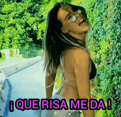Woman In Bikini Que Risa Me Da GIF