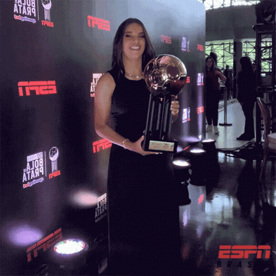Woman In Black Dress Holding Trophy ESPN Brasil GIF