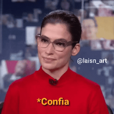 Woman In Glasses And Red Shirt Saying Confia GIF