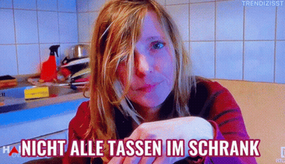 Woman In Kitchen Nicht Alle Tassen Im Schrank GIF