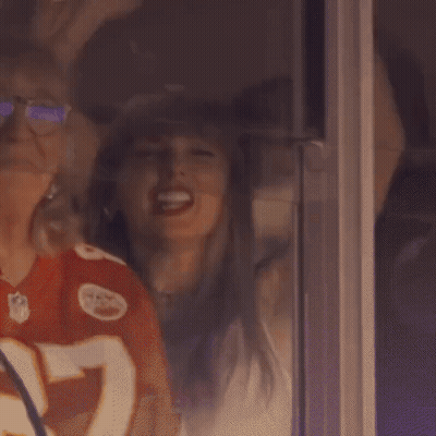 Woman In Red Jersey Number 7 GIF