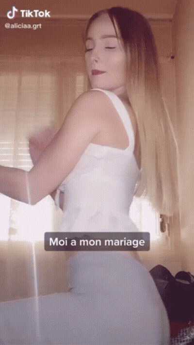 Woman In White Dress Moi A Mon Mariage GIF