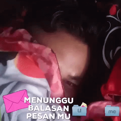 Woman Laying On Bed With Pink Envelope Menunggo Balasan Pesan Mu GIF