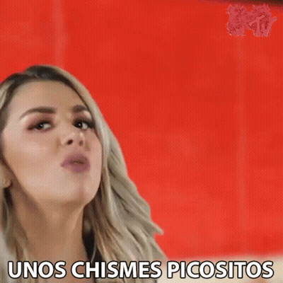 Woman Making Funny Face Saying Unos Chismes Picositos GIF